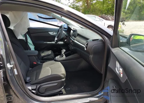 2024 Kia Forte Lxs z USA, uszkodzony, nr VIN 3KPF24AD6RE776747